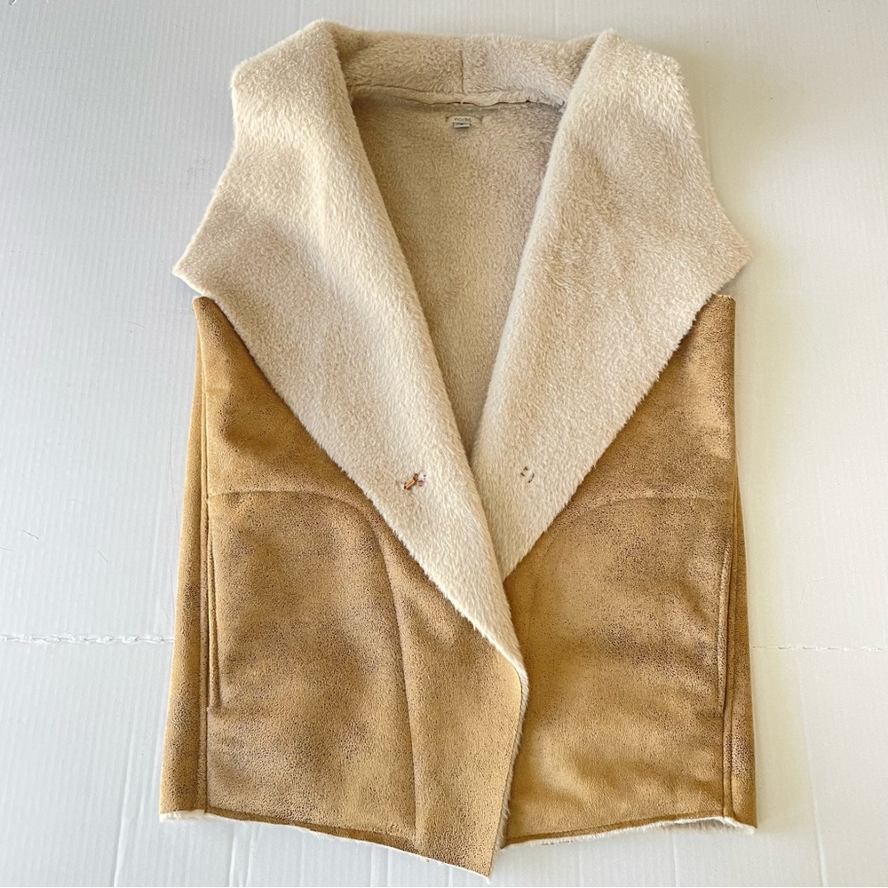 Ecote Urban Outfitters Brown and Cream Faux Shearling Vest - Picture 12 of 12